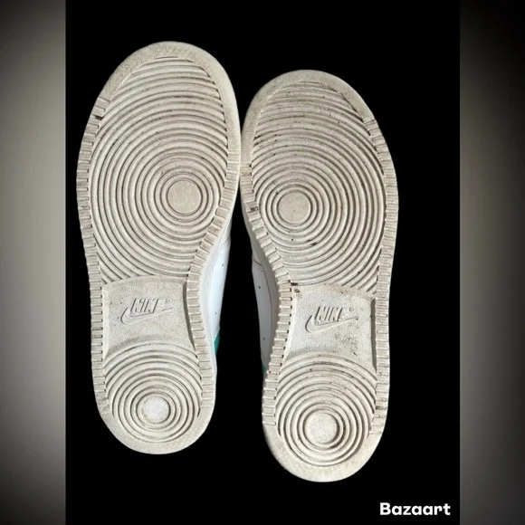 Nike White and Aqua Sneakers with Black Logo - Picture 5 of 5